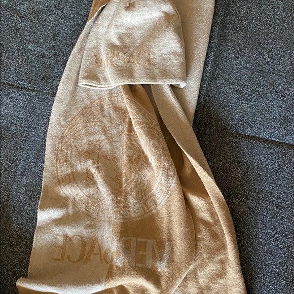 Versace Beige ordini rogazzai wool Scarf and Beanie Set - Picture 1 of 5